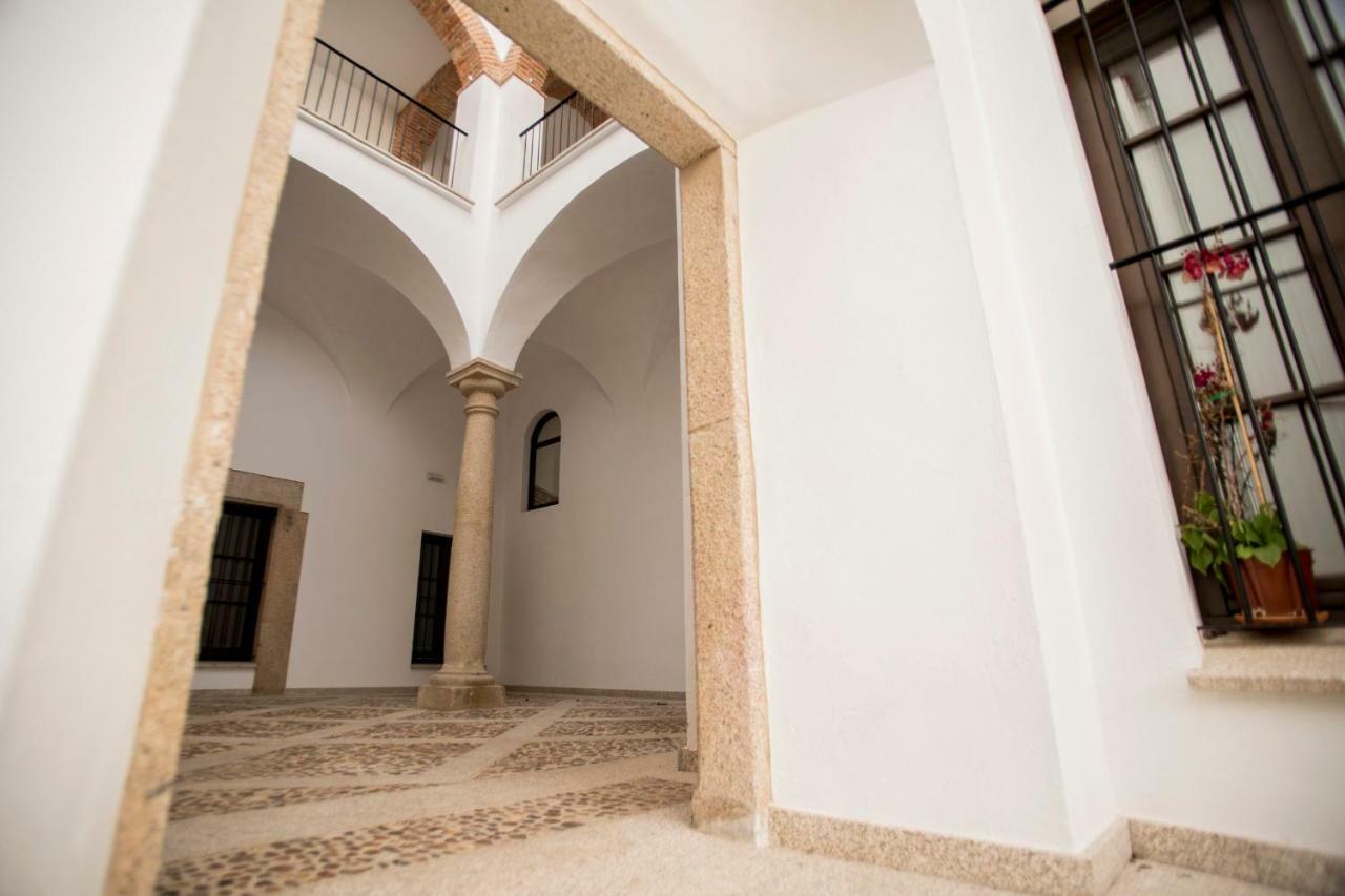Md Casa Palacio Munoz Chaves Siglo XVIII Caceres Exterior photo